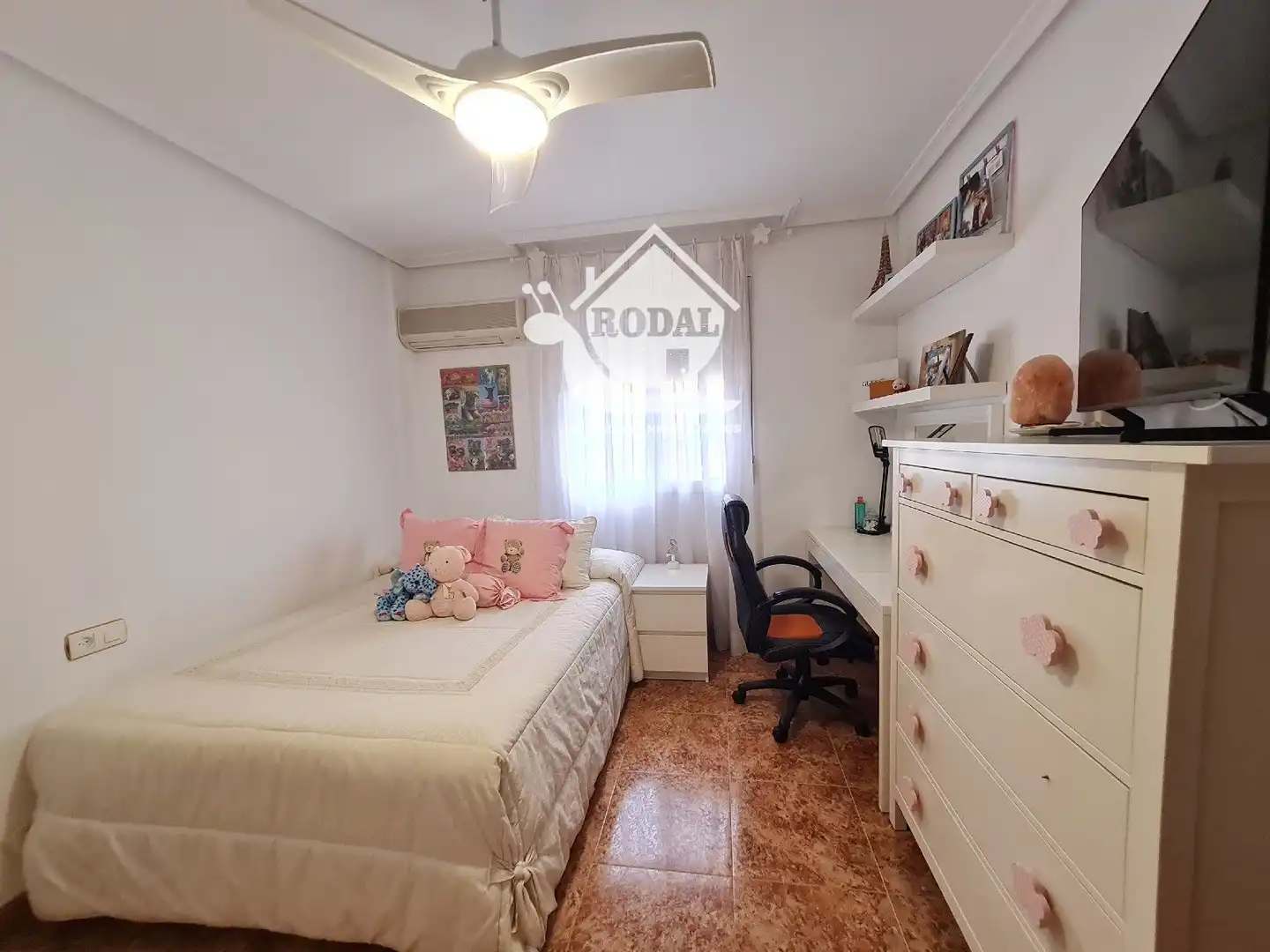Schlafzimmer von Einfamilien-Reihenhaus zum Verkauf in Huércal de Almería mit Klimaanlage, Heizung und Terrasse