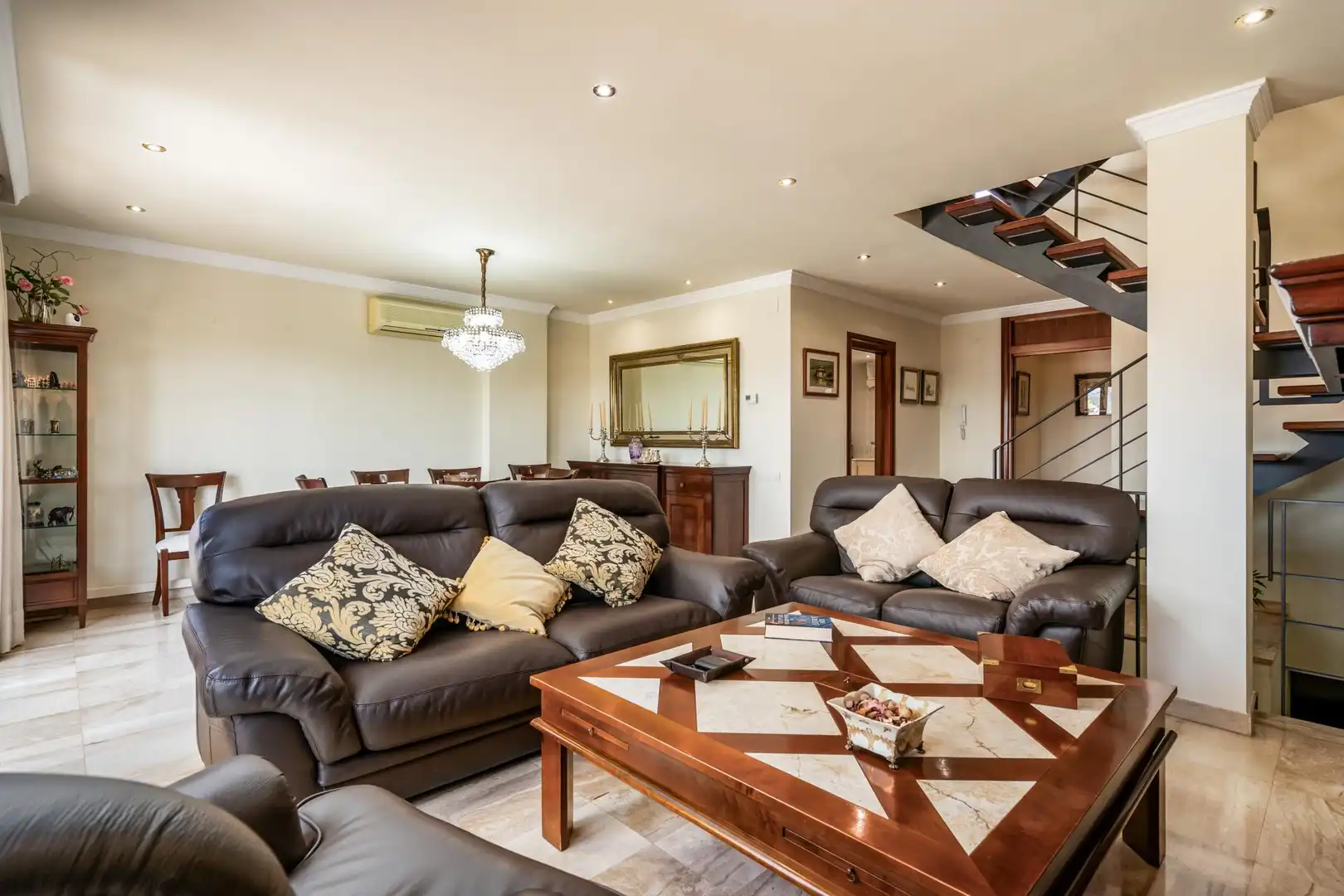 Wohnzimmer von Einfamilien-Reihenhaus zum Verkauf in Granollers mit Heizung, Privatgarten und Terrasse