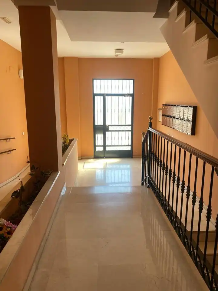 Planta baixa en venda en Dos Hermanas amb Aire condicionat i Moblat