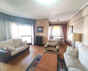 Sala d'estar de Pis de lloguer en Ourense Capital  amb Calefacció, Moblat i Balcó