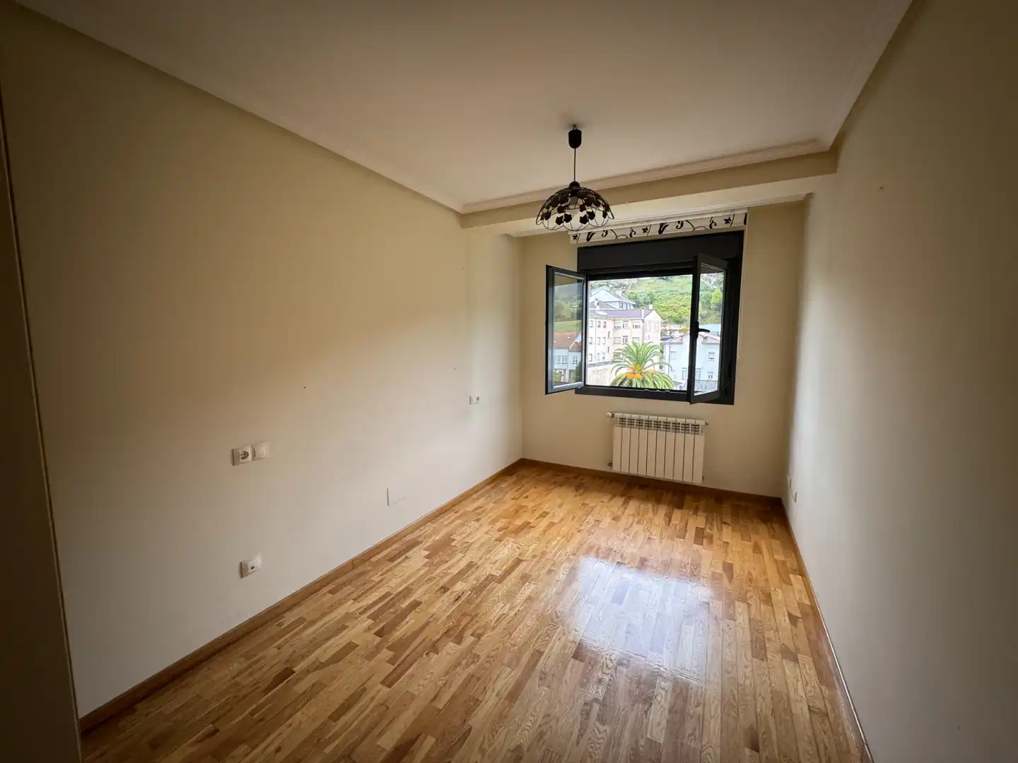 Habitación de Piso en venta en Salas, Asturias