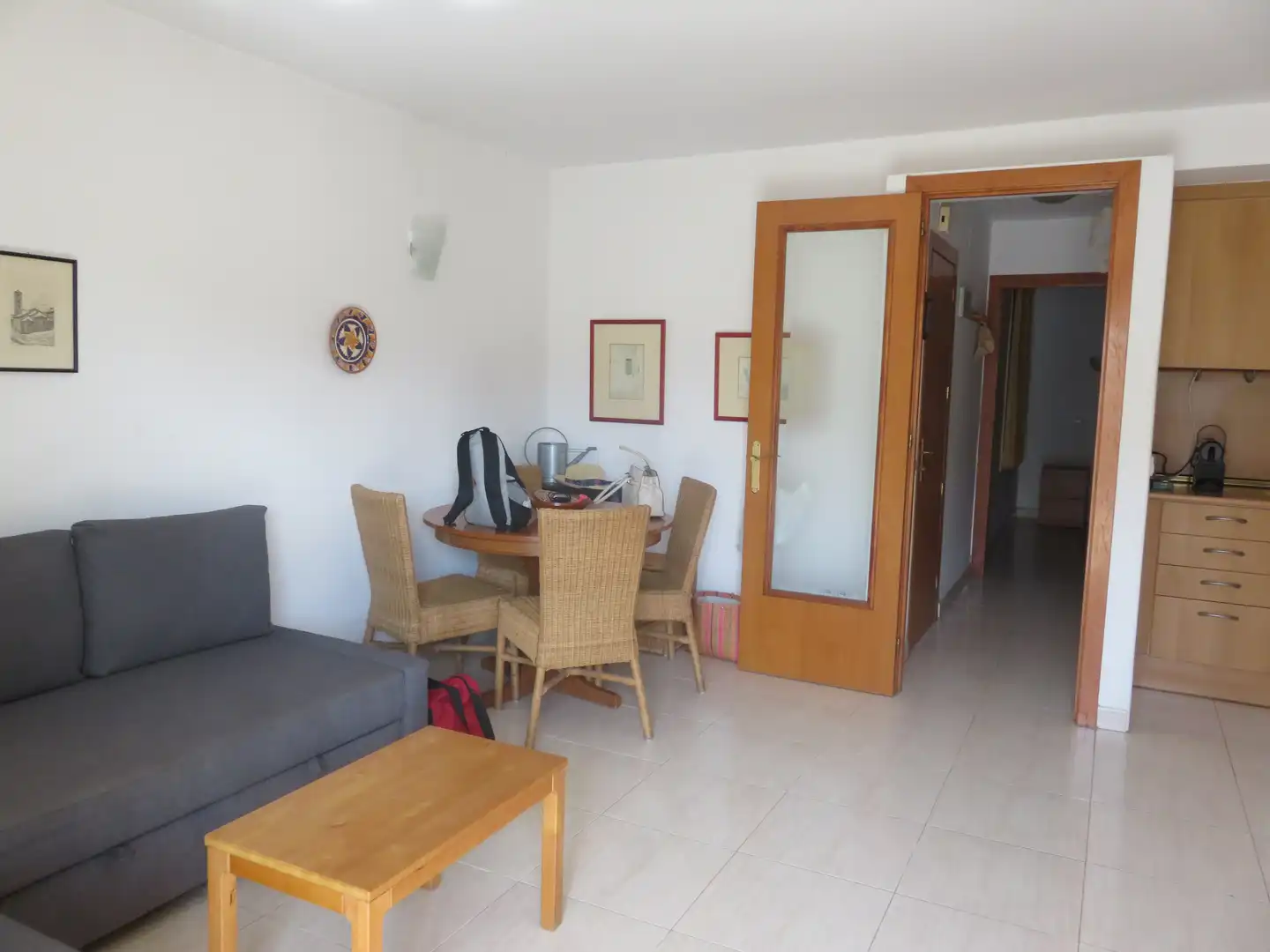 Sala de estar de Apartamento en venta en L'Estartit con Terraza y Amueblado