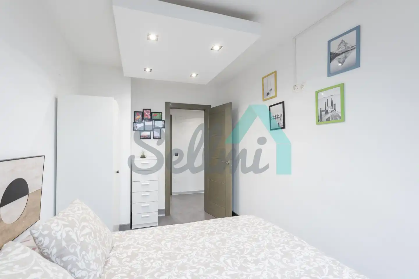 Bedroom of Flat for share in Oviedo   with Heating, Furnished and Internet