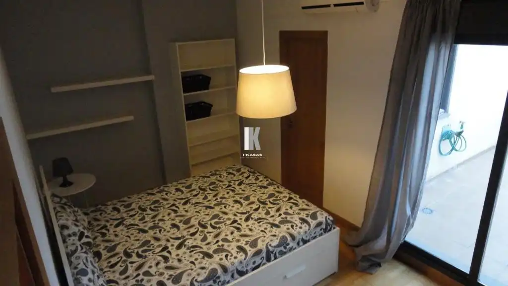 Schlafzimmer von Dachboden zum Verkauf in Jerez de la Frontera mit Klimaanlage, Terrasse und Möbliert