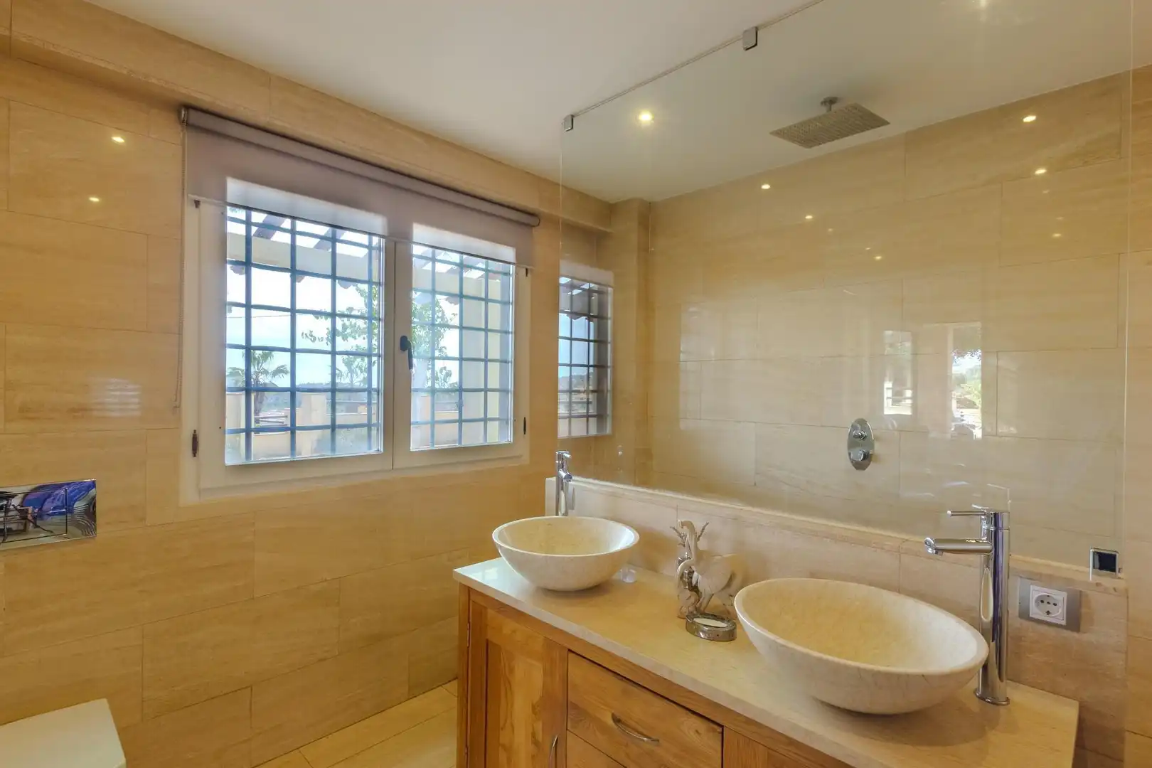 Baño de Finca rústica en venta en Aigües con Calefacción, Jardín privado y Terraza