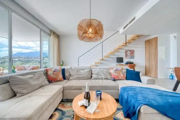 Chalet con terraza en venta en Camino Alberdina 110, imagen 2