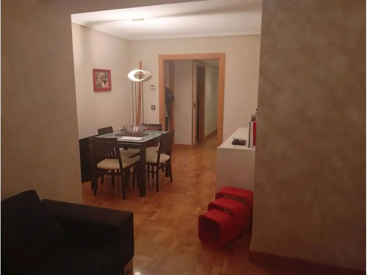 Menjador de Pis en venda en Oviedo  amb Calefacció, Parquet i Moblat