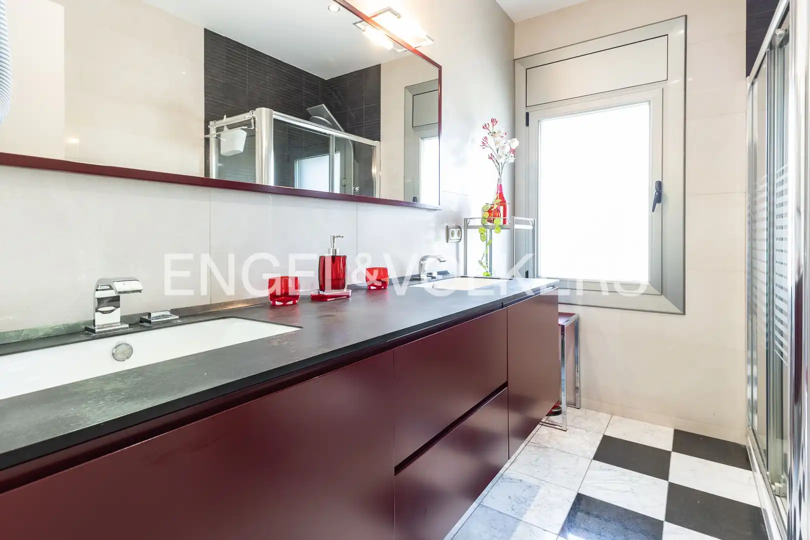 Baño de Casa o chalet en venta en Canovelles con Aire acondicionado, Calefacción y Jardín privado