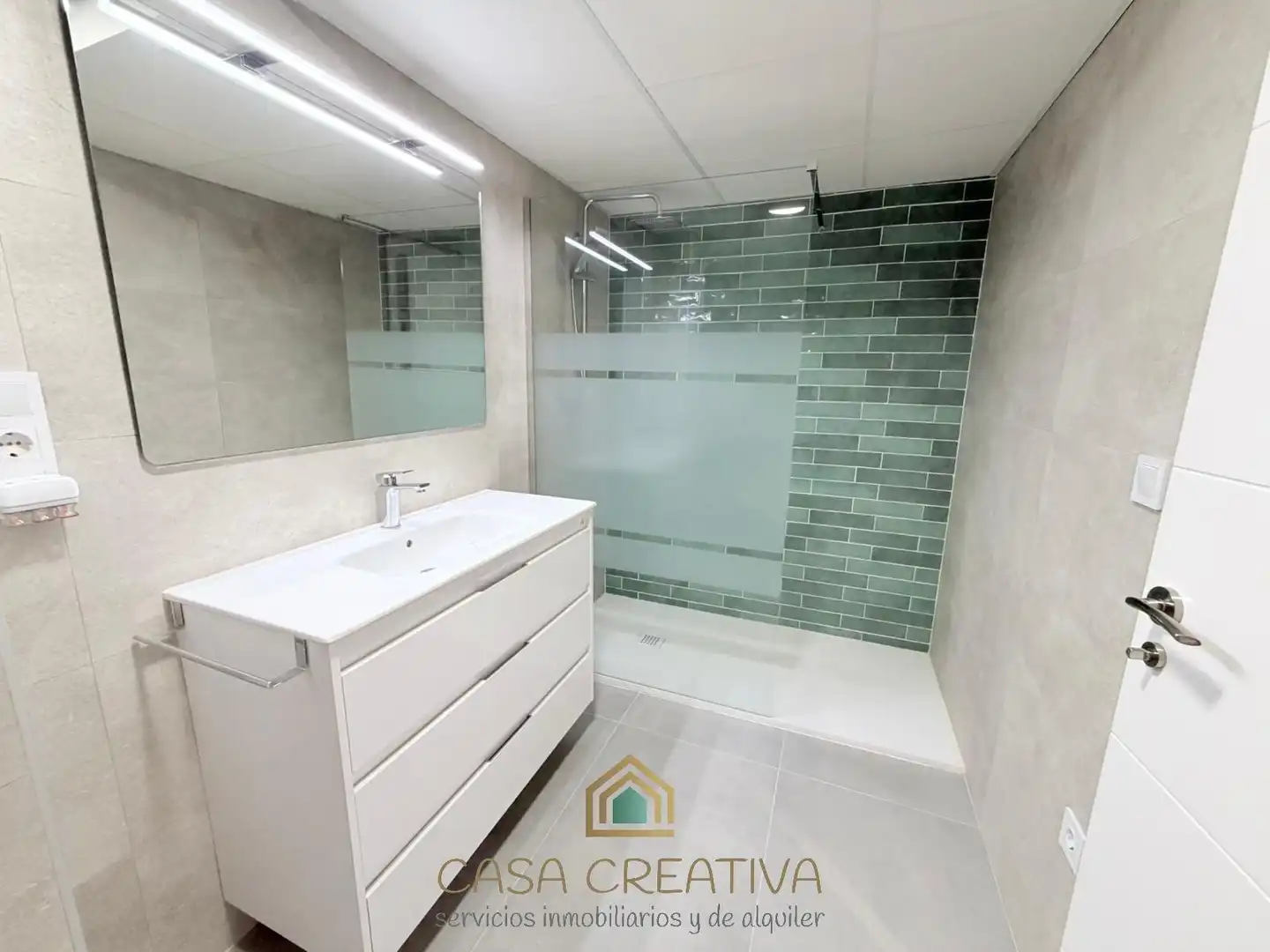 Baño de Piso de alquiler en Valencia con Aire acondicionado, Calefacción y Terraza