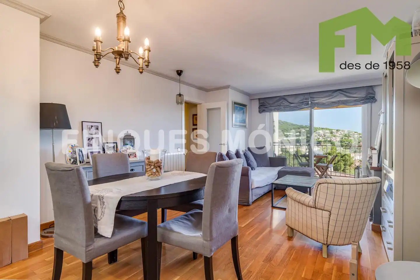 Sala de estar de Piso de alquiler en Teià con Calefacción, Parquet y Terraza