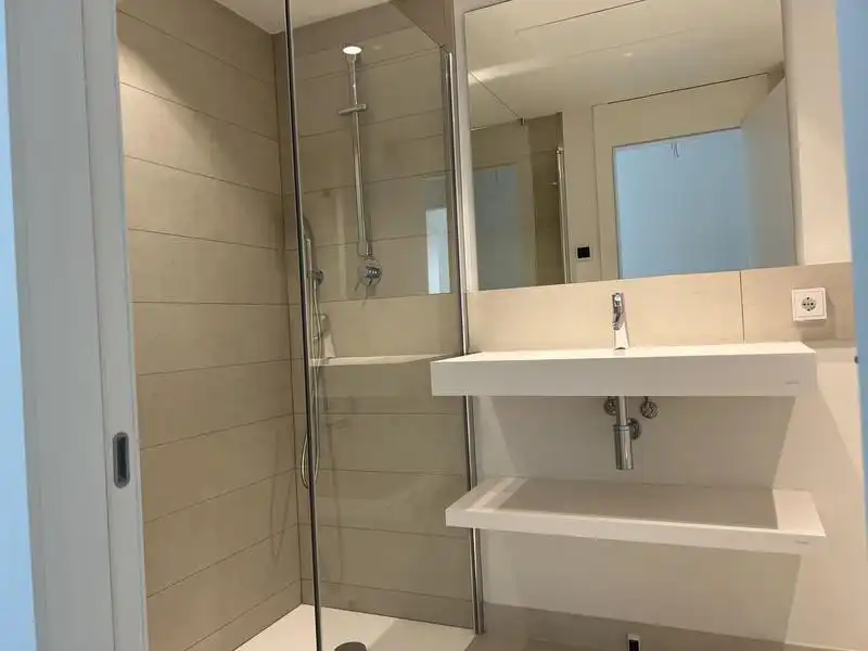 Bany de Apartament de lloguer en Fuengirola amb Aire condicionat, Terrassa i Piscina