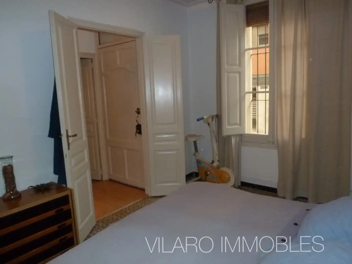 Schlafzimmer von Wohnung zum Verkauf in Terrassa mit Heizung, Ofen und Alarm