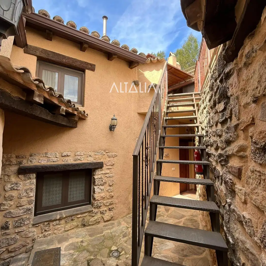 Vista exterior de Casa o chalet en venta en Villar de Olalla con Terraza y Amueblado