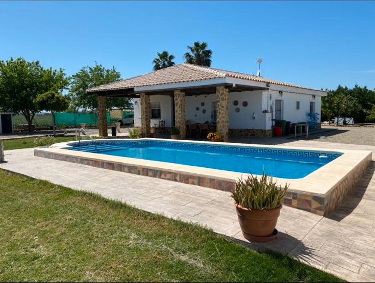Piscina de Finca rústica en venda en La Algaba amb Aire condicionat, Jardí privat i Piscina