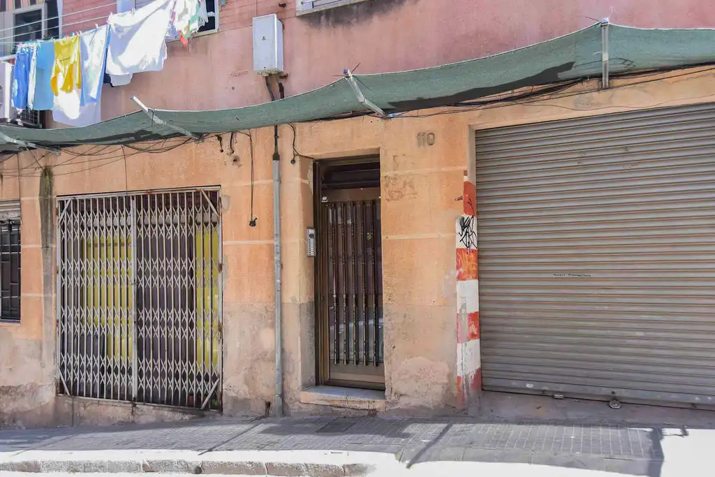 Außenansicht von Wohnung zum Verkauf in Santa Coloma de Gramenet