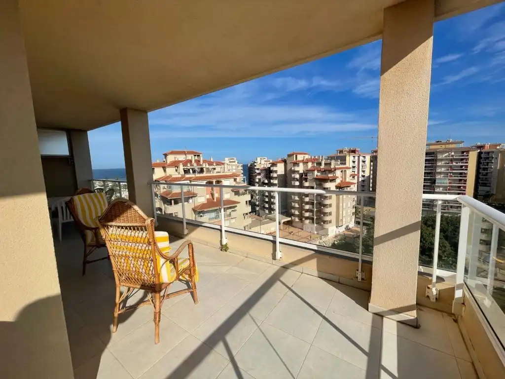 Terrassa de Apartament en venda en La Manga del Mar Menor amb Terrassa, Piscina i Balcó