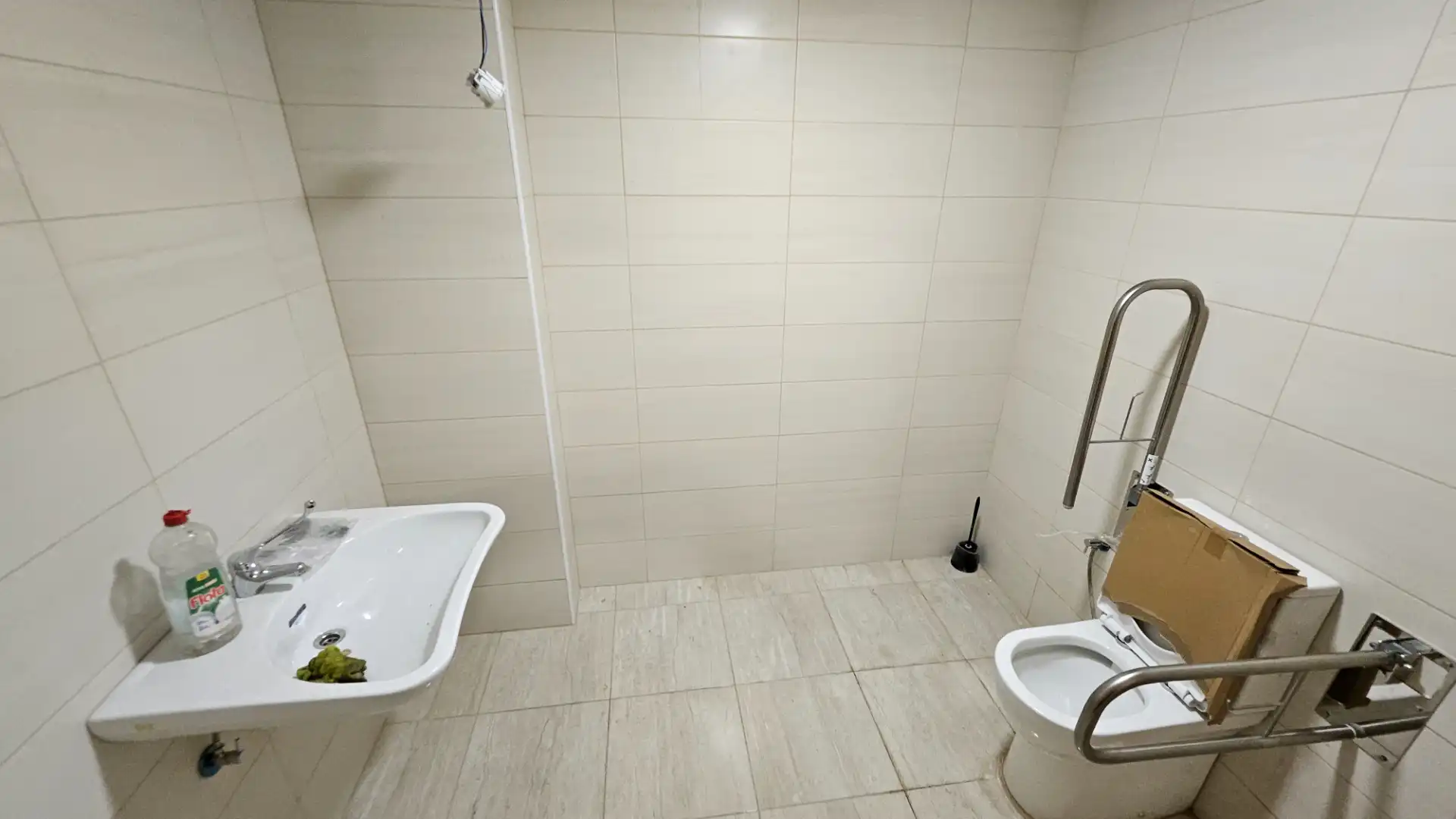 Baño de Edificio en venta en Ingenio con Alarma