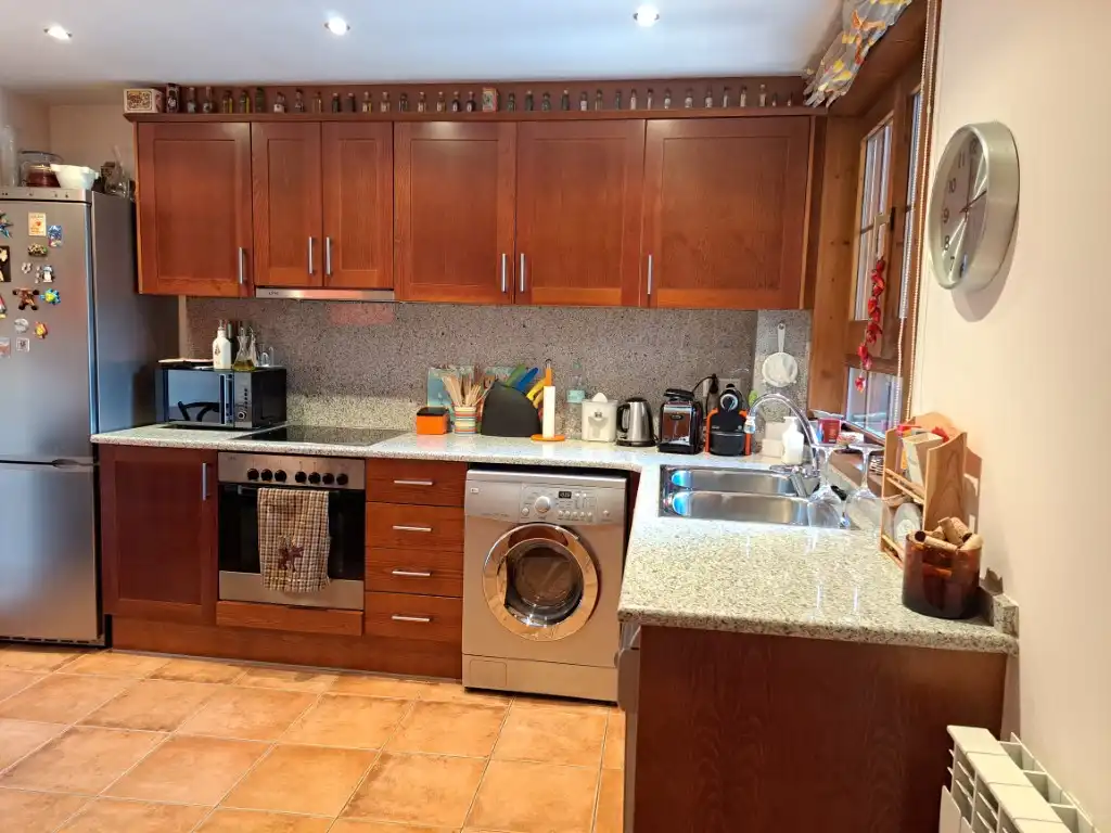 Cocina de Dúplex en venta en Alp con Calefacción, Trastero y Amueblado