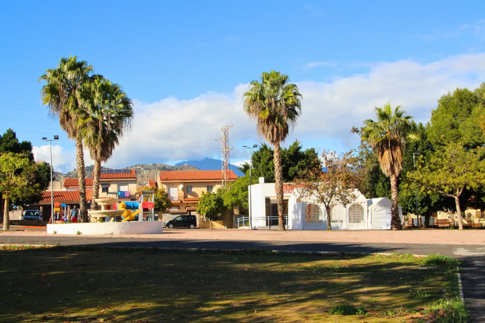 Vista exterior de Casa o xalet en venda en Pizarra amb Aire condicionat, Calefacció i Jardí privat