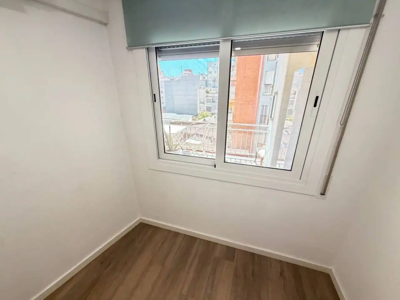 Schlafzimmer von Wohnung zum Verkauf in Barcelona mit Terrasse und Balkon