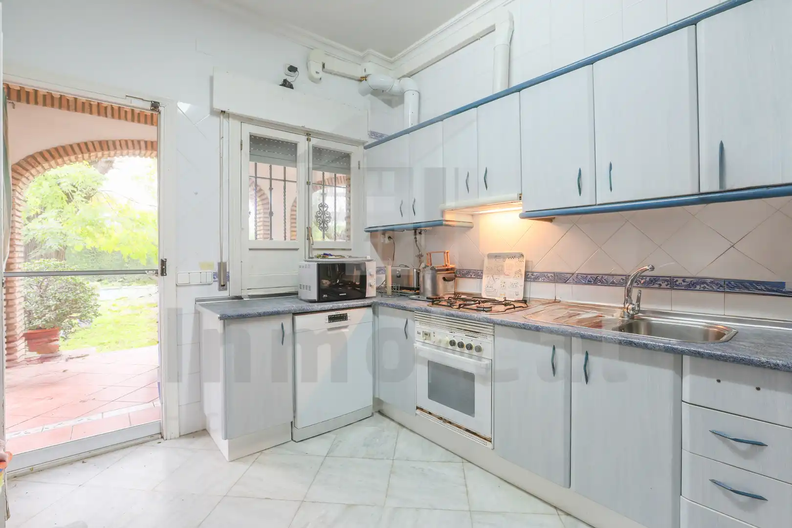 Kitchen of Houses for sale in Espartinas  with Air Conditioner, Heating and Private garden