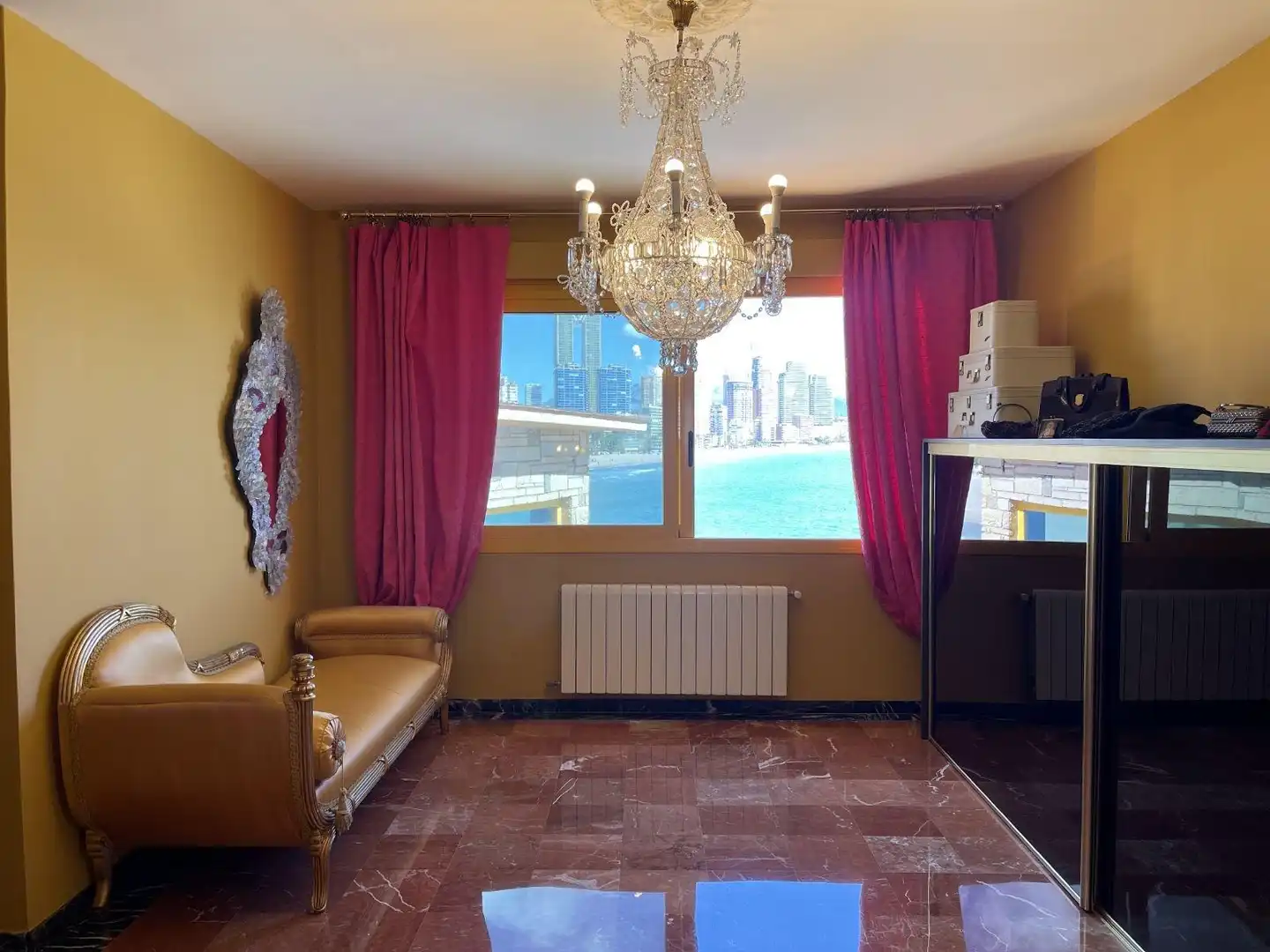Haus oder Chalet zum Verkauf in Benidorm mit Klimaanlage, Heizung und Privatgarten