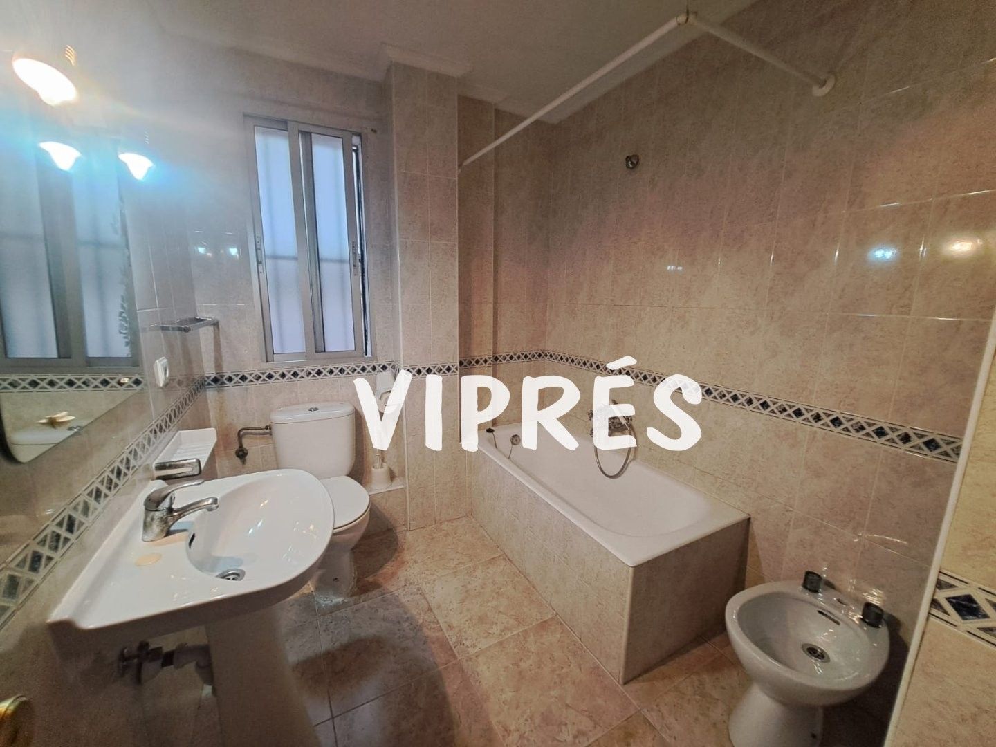 Baño de Piso en venta en Cáceres Capital con Terraza