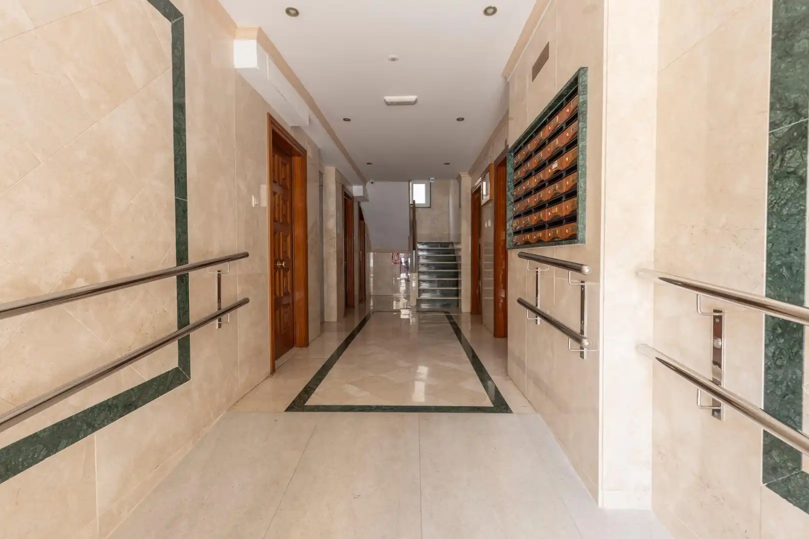 Piso en venta en Granada con Aire acondicionado, Calefacción y Balcón