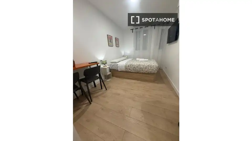Habitación de Piso de alquiler en Madrid con Aire acondicionado, Calefacción y Amueblado