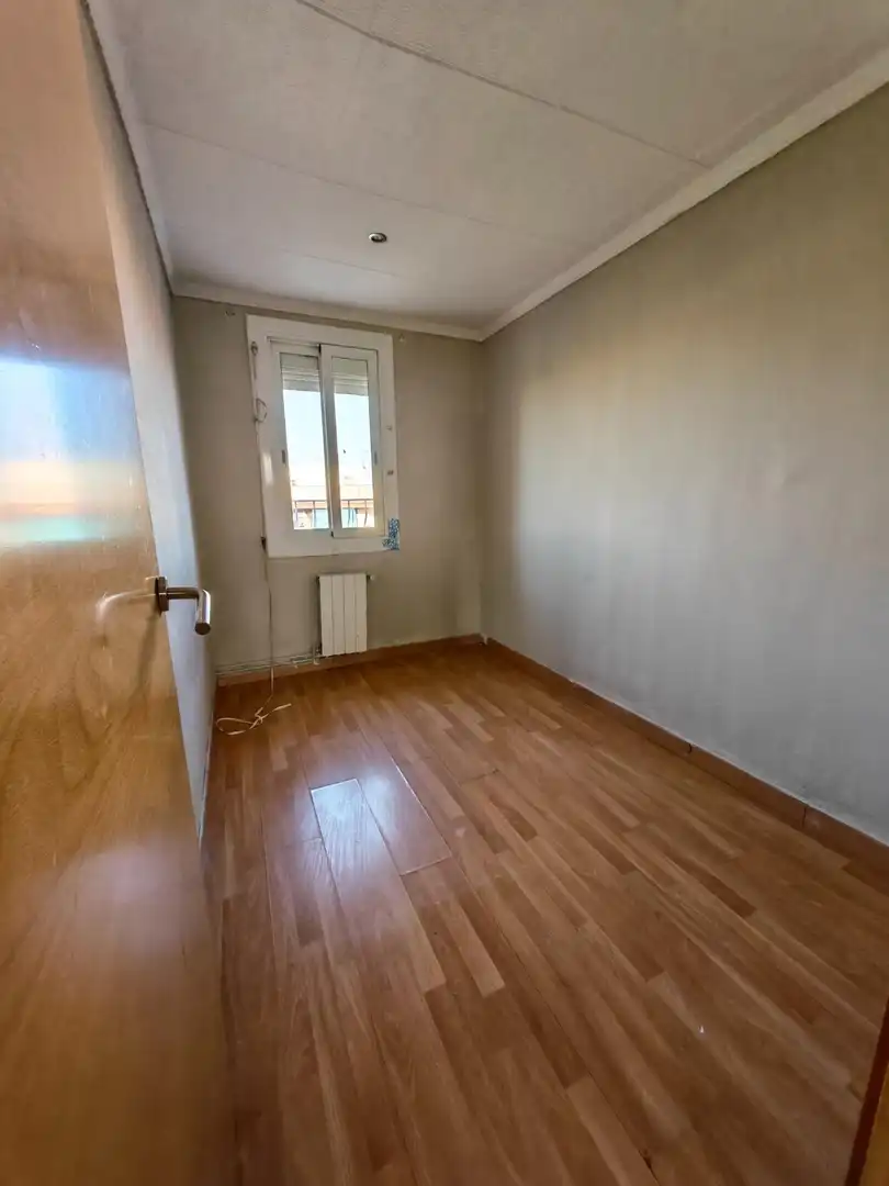 Schlafzimmer von Wohnung zum Verkauf in Sabadell mit Heizung, Abstellraum und Balkon