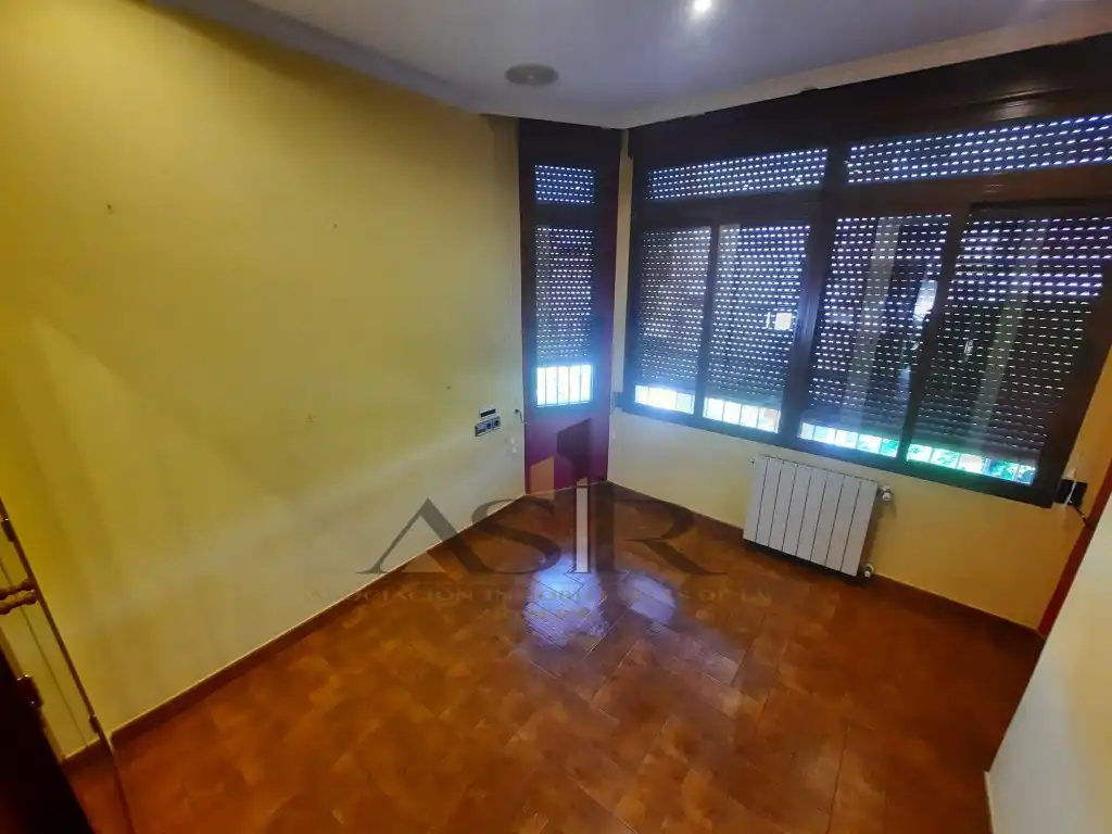Haus mit Terrasse zur Miete in Casc Urbà, imagen 23