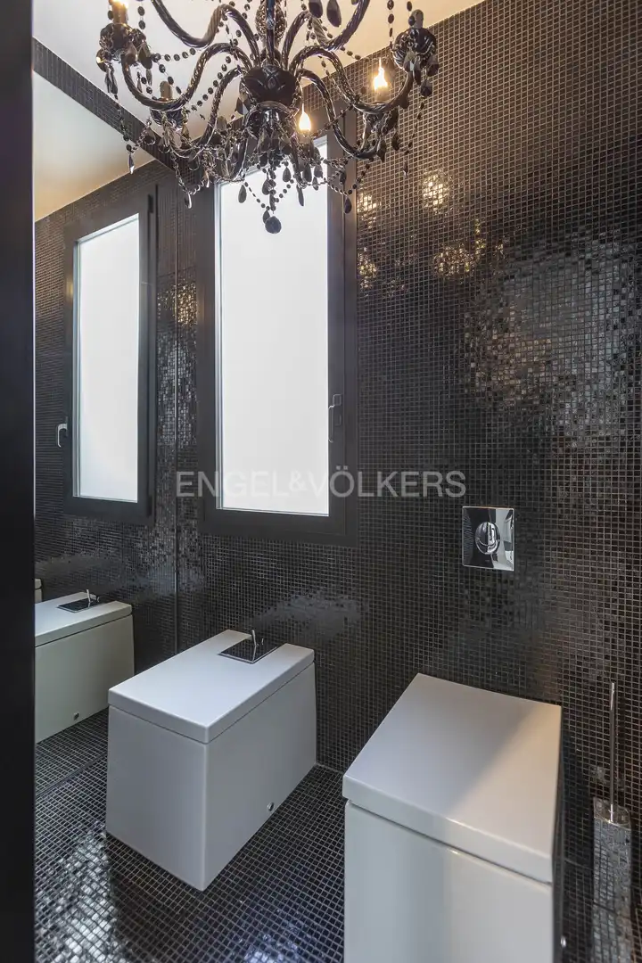 Bathroom of Attic for sale in Madrid  with Air Conditioner, Heating and Terrace
