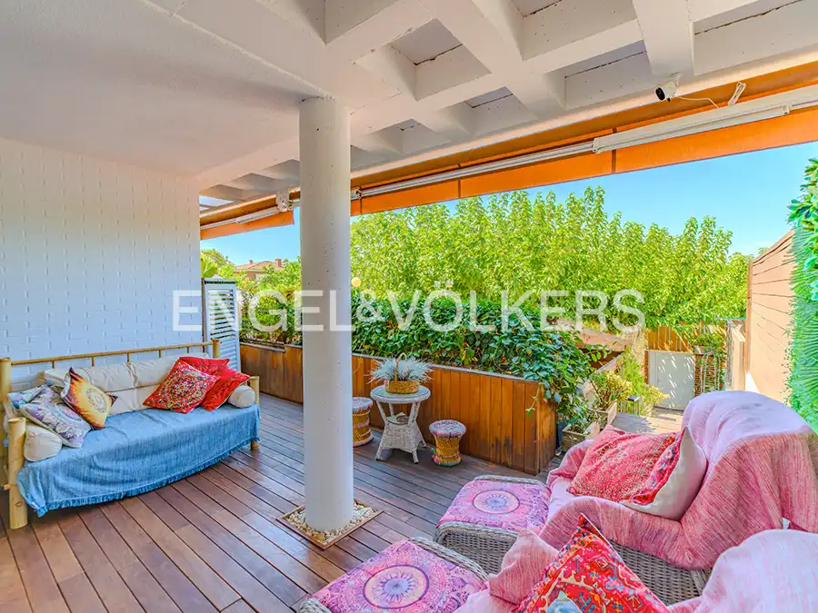 Casa bifamiliare con balcone in vendita a Carrer Pintor el Greco 8, imagen 9