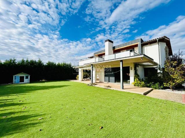 Casa-chalet en Venta en Laguna de Duero