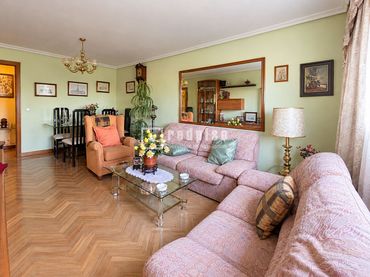 Piso con ascensor en venta en Usera