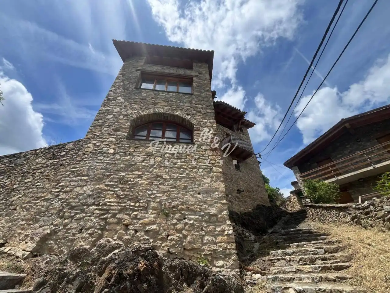 Vista exterior de Casa o xalet en venda en El Pont de Bar amb Calefacció, Jardí privat i Parquet