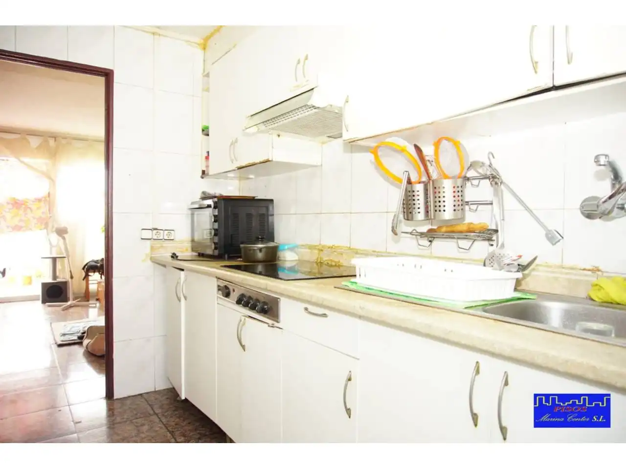 Kitchen of Flat for sale in L'Hospitalet de Llobregat  with Balcony and Alarm