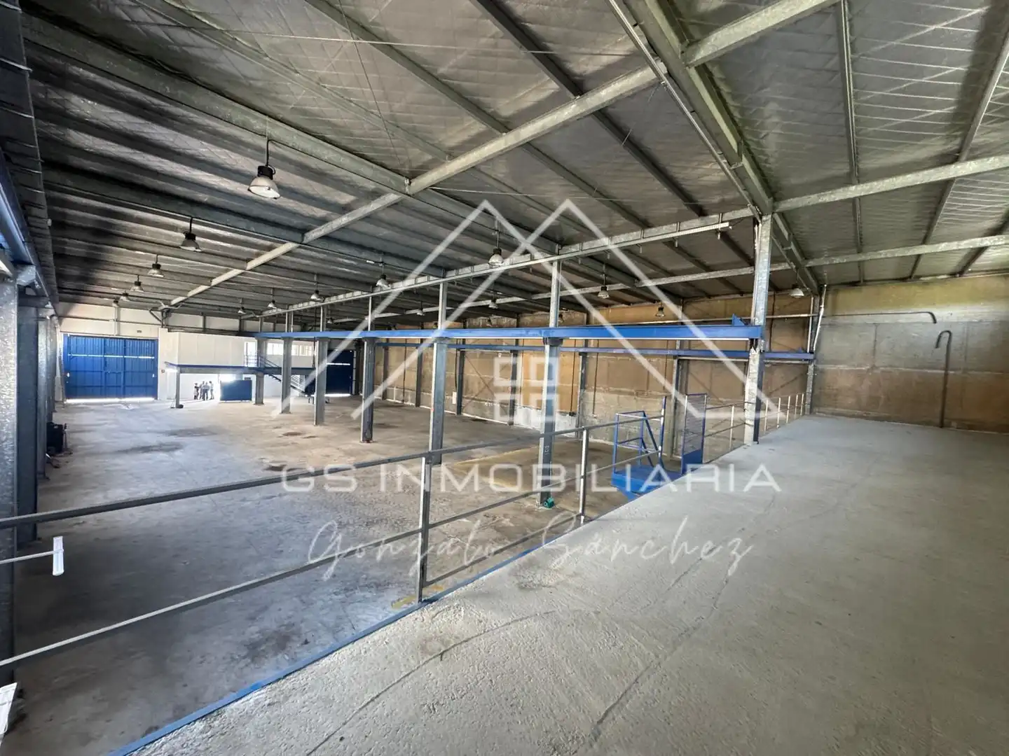 Nave industrial en venta en Lucena