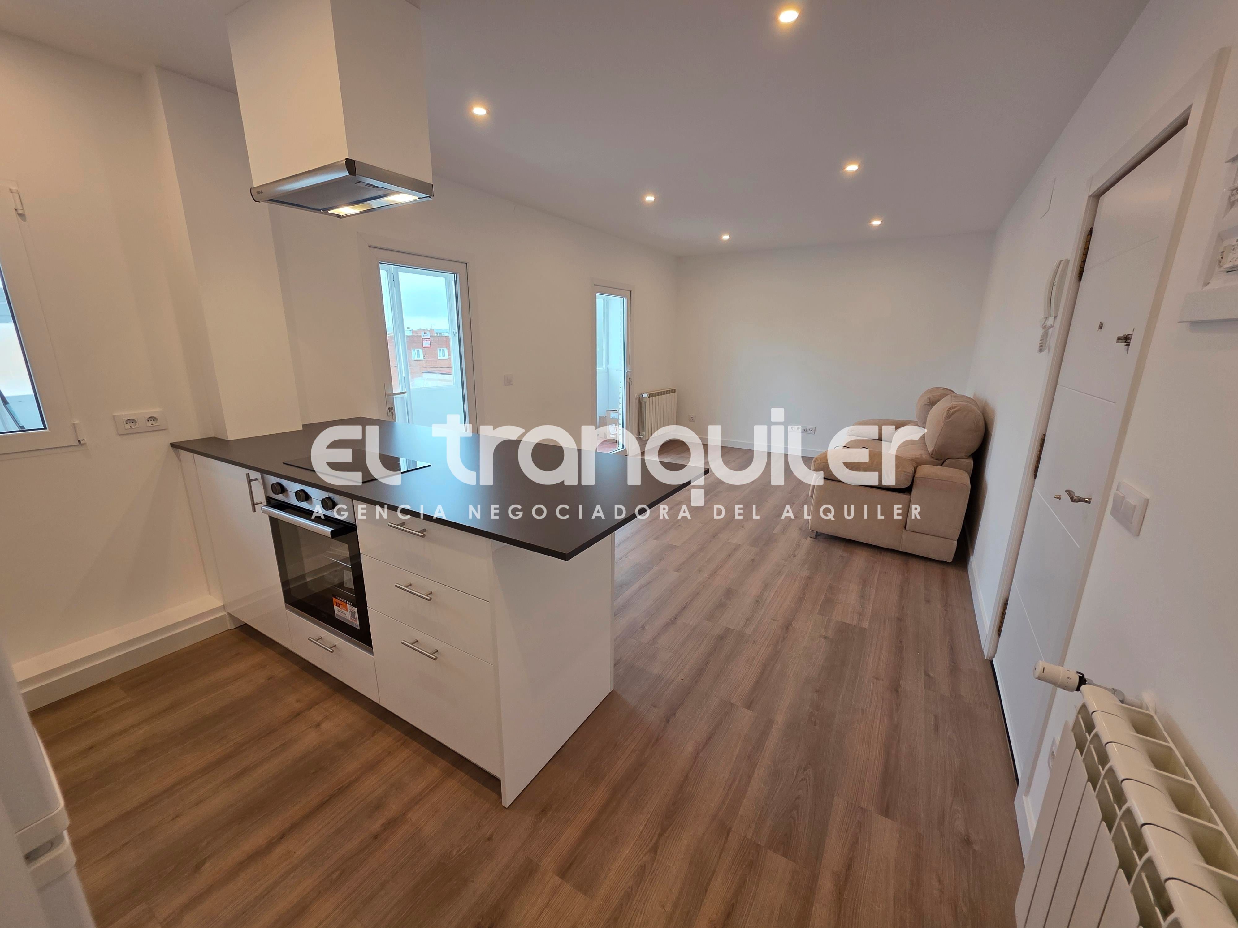 Living room of Flat to rent in  Madrid Capital  with Terrace, Furnished and Washing machine