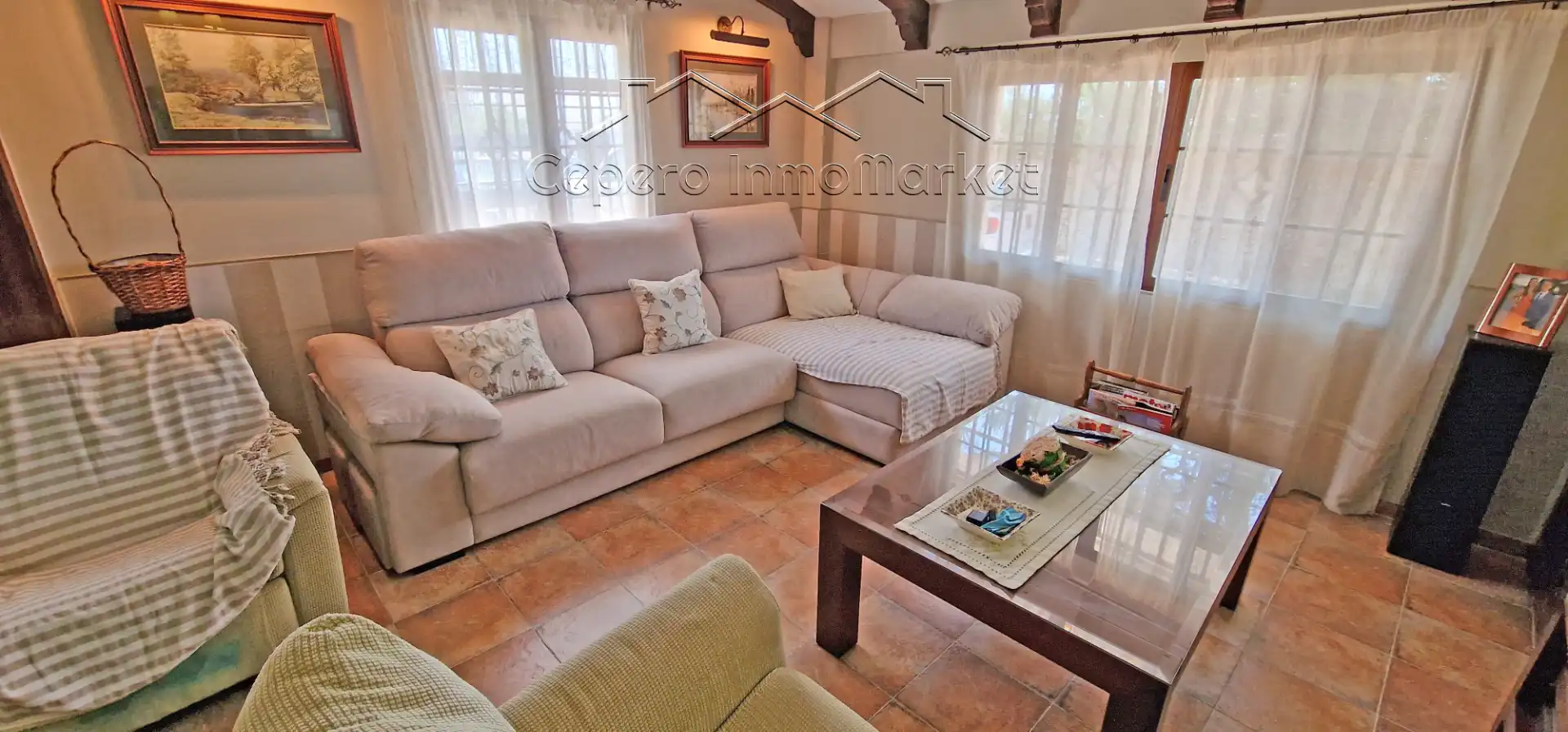 Sala d'estar de Casa o xalet en venda en El Puerto de Santa María amb Aire condicionat, Jardí privat i Piscina