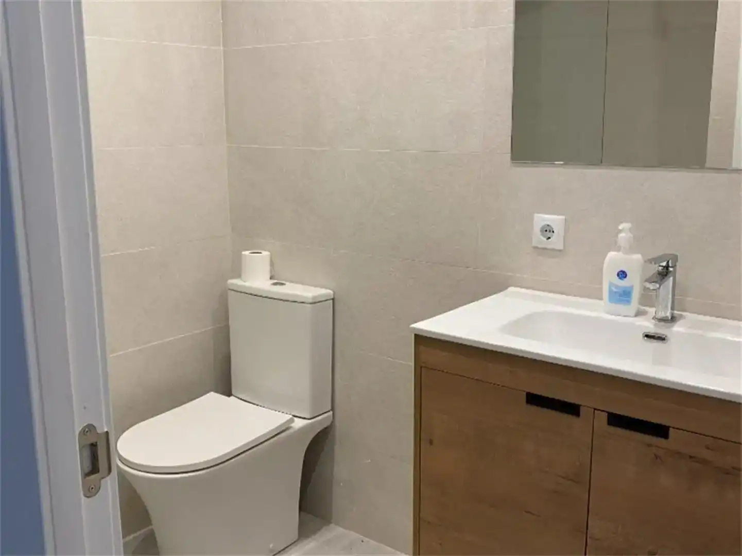 Badezimmer von Wohnung zum Verkauf in Castell d'Aro, Platja d'Aro i s'Agaró mit Balkon