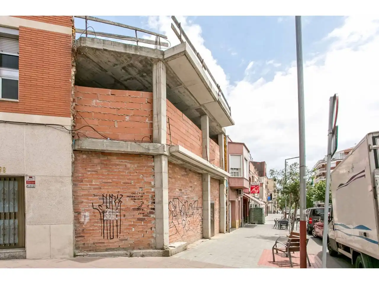 Außenansicht von Gebäude zum Verkauf in Terrassa