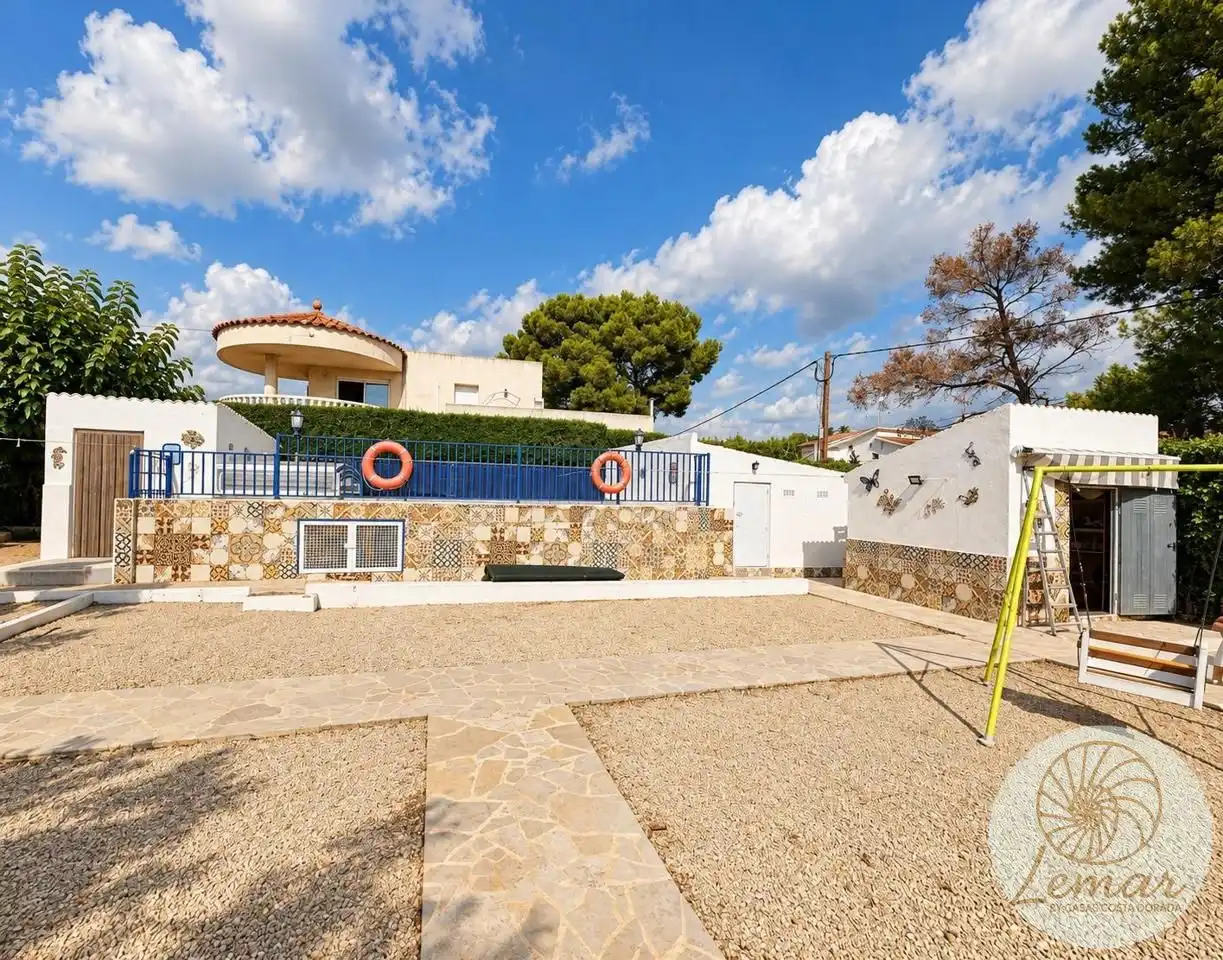 Piscina de Casa o xalet en venda en L'Ametlla de Mar  amb Aire condicionat, Jardí privat i Terrassa