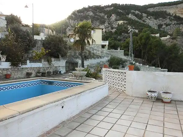 Garden of Houses for sale in Alcoy / Alcoi  with Terrace, Storage room and Swimming Pool