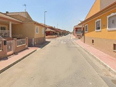 Adossat amb balcó en venda a Calle BARCELONA
