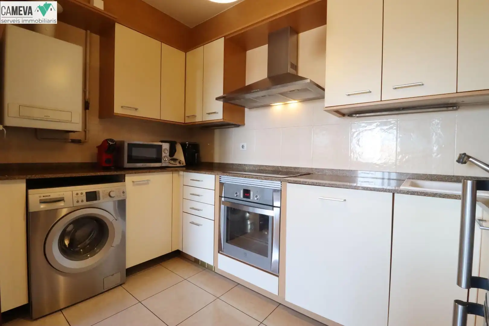 Cocina de Piso en venta en Sabadell con Calefacción, Trastero y Amueblado