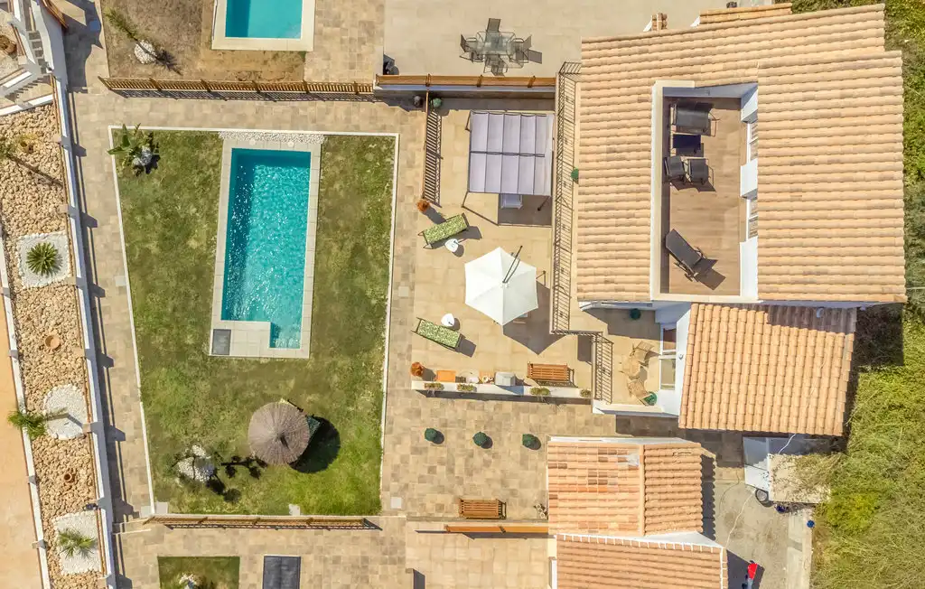 Piscina de Casa o xalet en venda en Vélez-Málaga amb Aire condicionat, Jardí privat i Terrassa