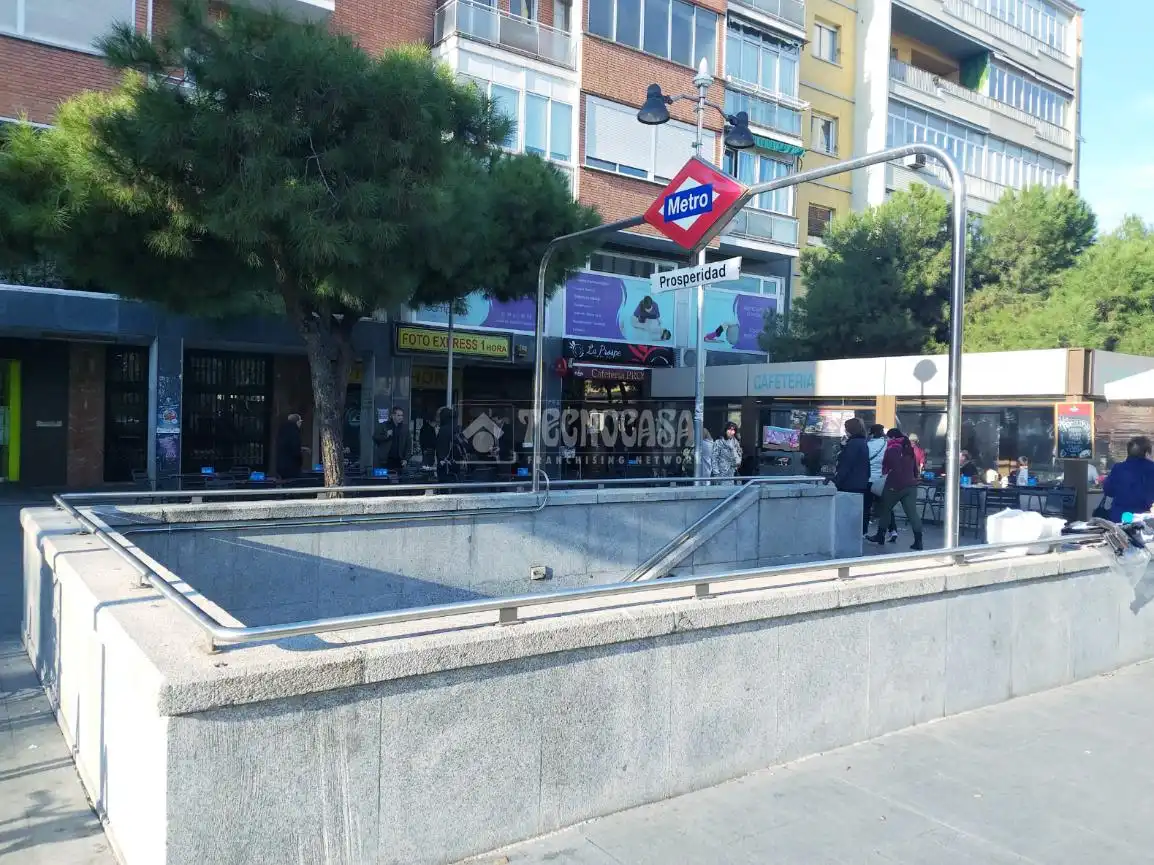 Exterior view of Garage for sale in Madrid