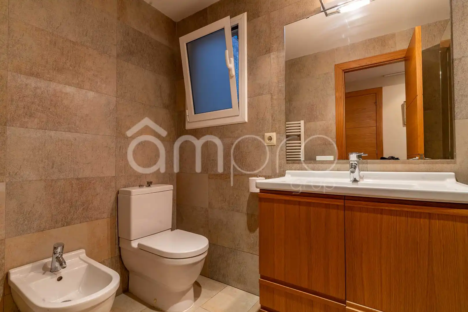 Baño de Piso de alquiler en Tarragona con Calefacción, Terraza y Trastero