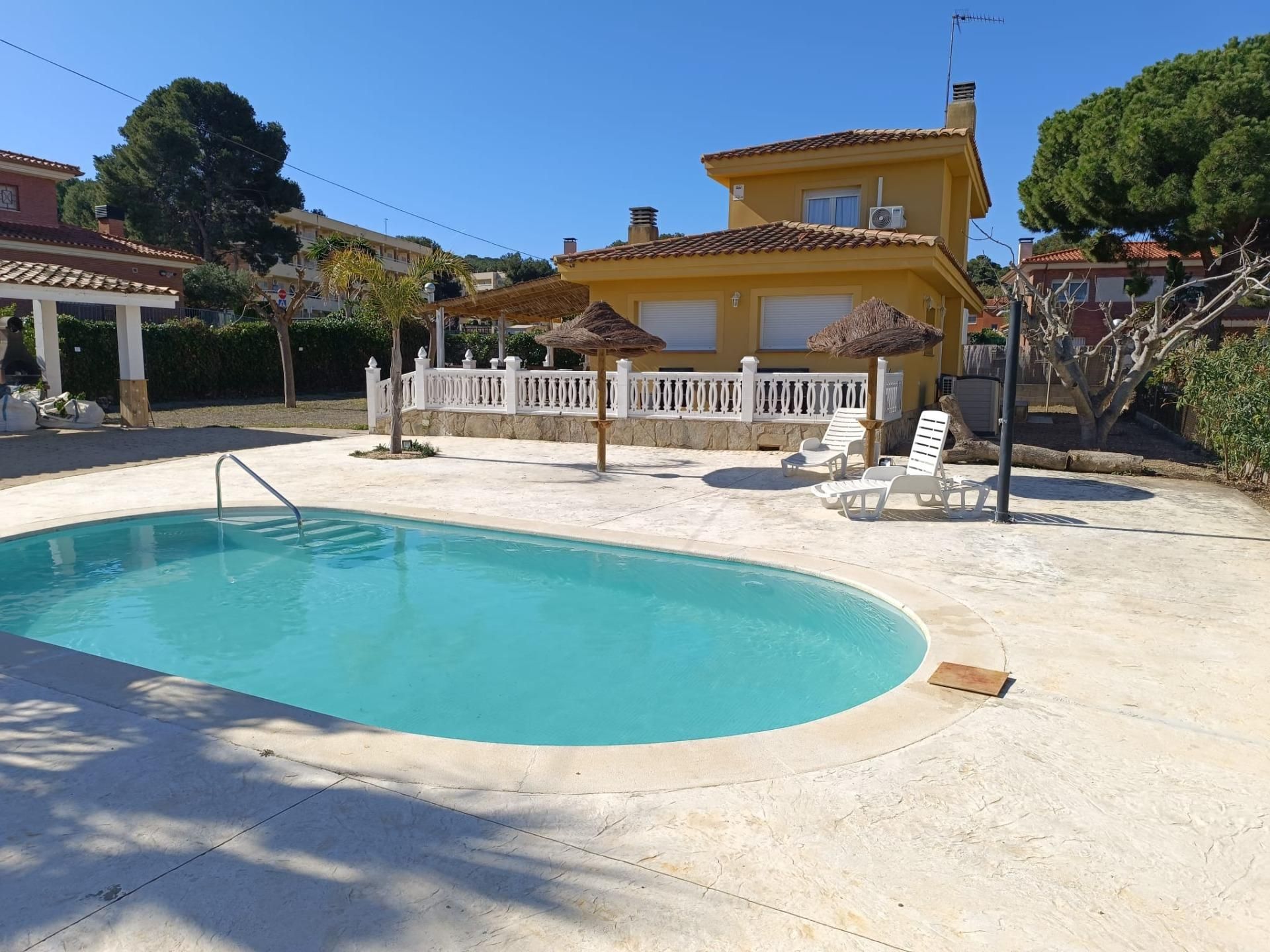 Swimming pool of House or chalet for sale in Salou  with Private garden and Swimming Pool
